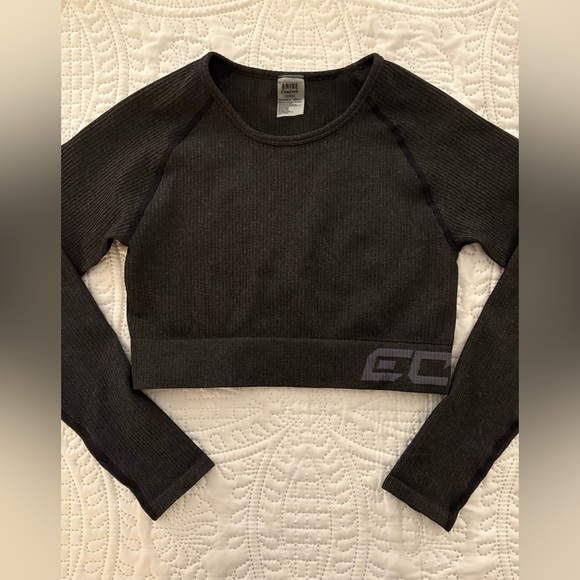 2/$30 ECHT Ribbed Arise Cropped Long Sleeved Workout Top Nylon/Spandex LG - Picture 2 of 9